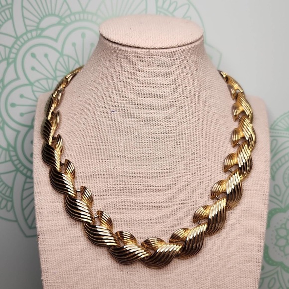 Napier Jewelry - Vintage Napier Gold-tone Necklace